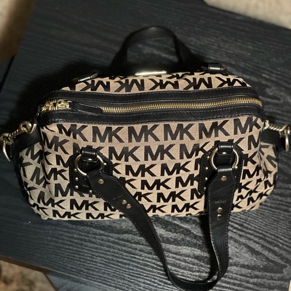 Michael Kors Handbag - Picture 5 of 10
